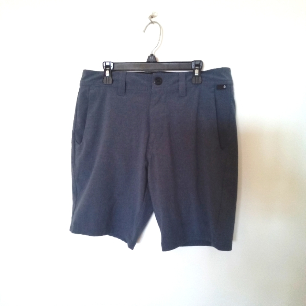 Volcom Shorts with Pockets - Picture 4 of 8